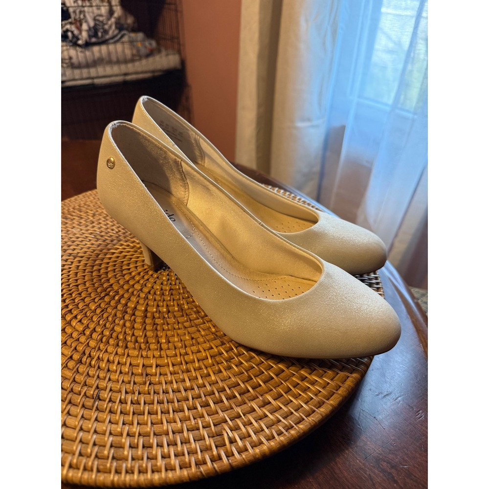LifeStride Parigi Pumps Champagne Shimmer Metallic Round Toe Heels 9W Wide